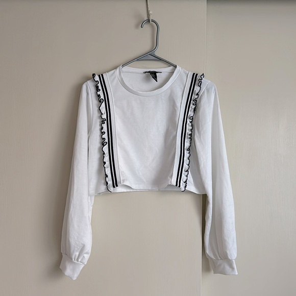 Forever 21 Tops - Forever 21 White Long Sleeve Crop Top with Navy Accents